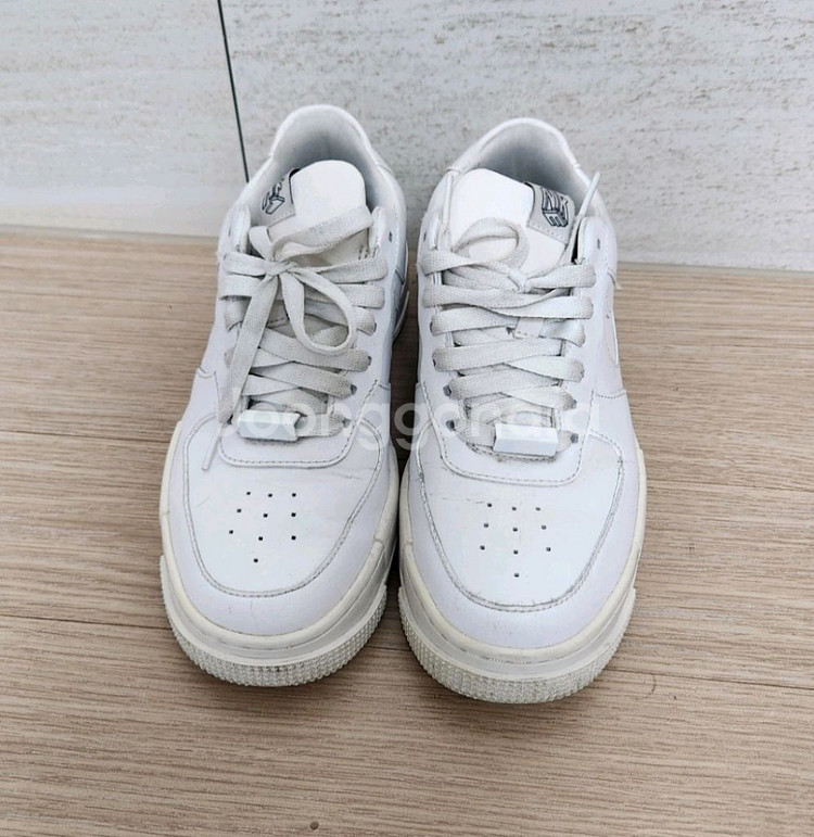 나이키 에어포스1 픽셀 화이트 240사이즈--5