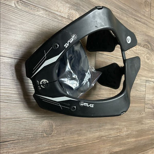 아틀라스 넥브레이스, 가슴보호대