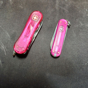 웽거 키체인 멀티툴 네일클립+빅토리녹스 클래식SD 일괄