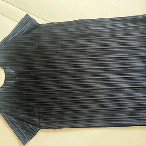 플리츠플리즈 반팔 3블랙