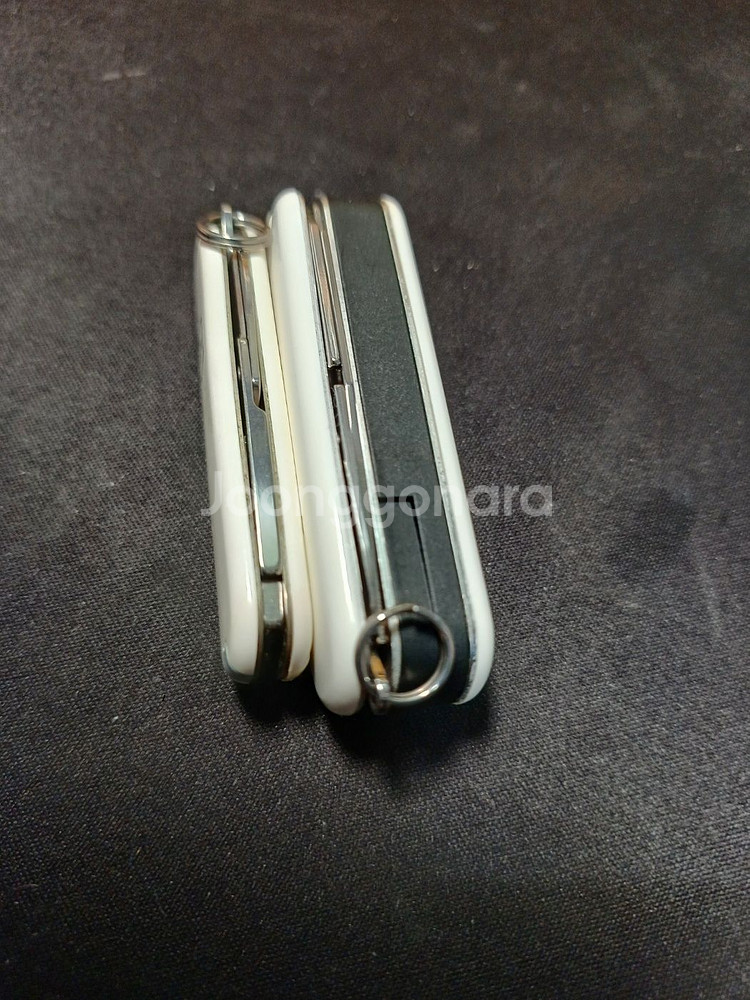 빅토리녹스 키체인 멀티툴 네일클립+클래식SD(화이트)--4