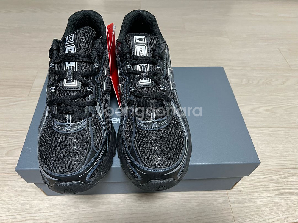 뉴발란스 740 블랙 실버 메탈릭 240,245 판매--0