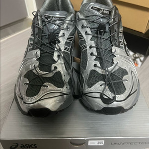 아식스 x 언어펙티드 젤 카야노 14 실버 문 290