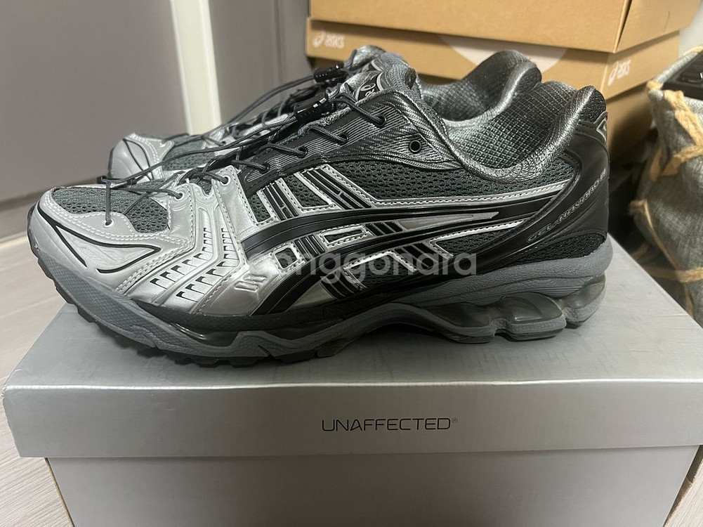 아식스 x 언어펙티드 젤 카야노 14 실버 문 290--4