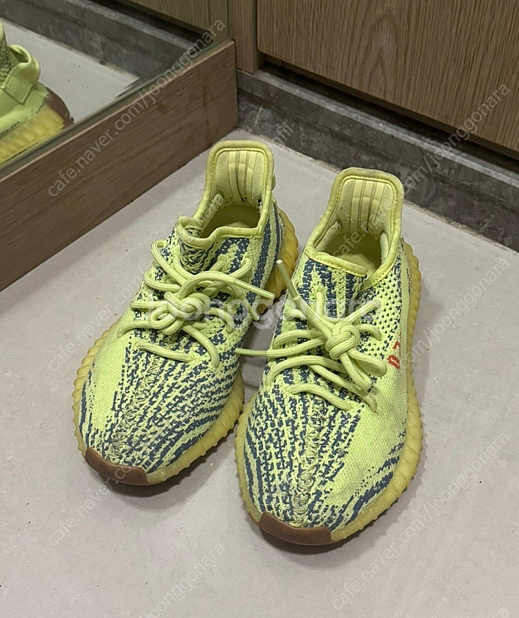 아디다스 이지 부스트 350 V2 프로즌 옐로우 판매--2