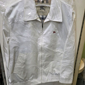 버버리 런던 화이트 블루종 이미지