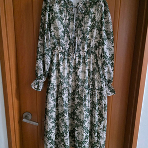 앞 프릴 주름 캉캉식 원피스