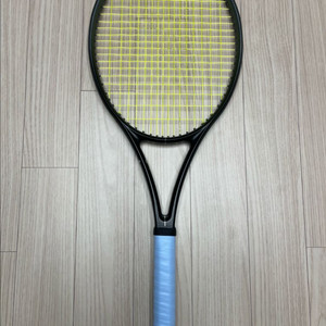 윌슨 RF01 퓨처 라이트 테니스라켓 팝니다