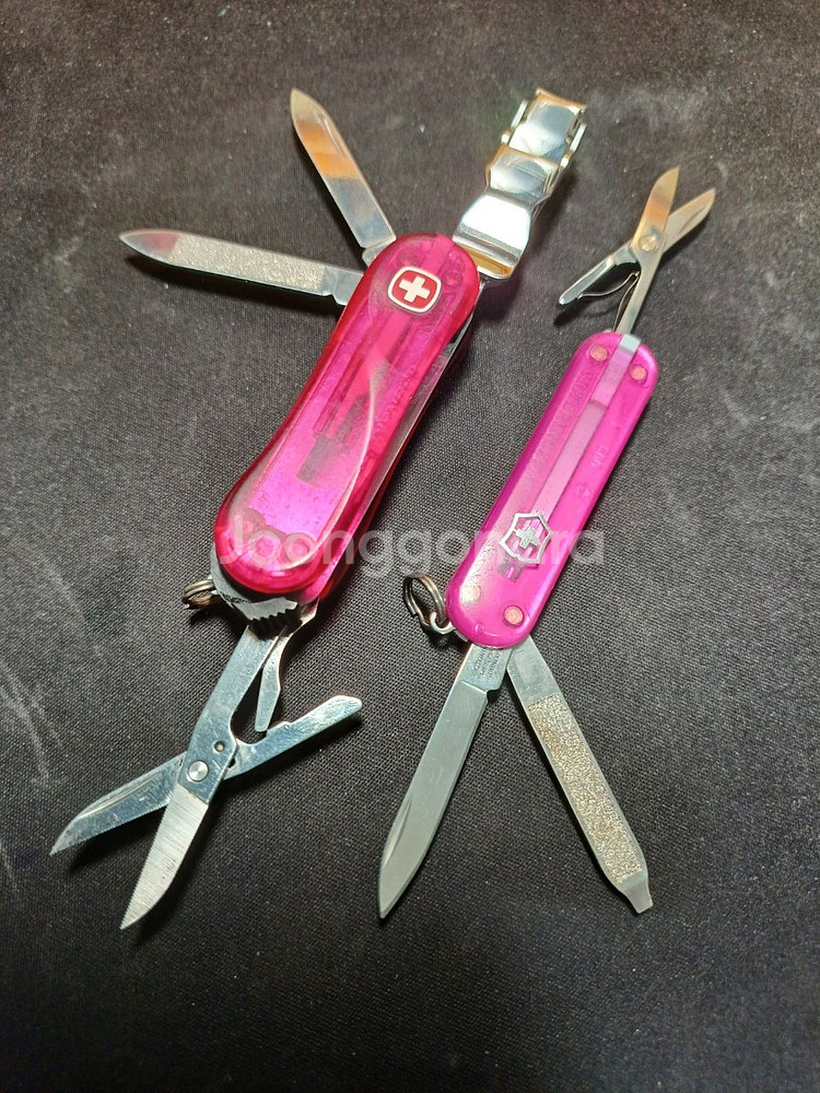 웽거 키체인 멀티툴 네일클립+빅토리녹스 클래식SD 일괄--2