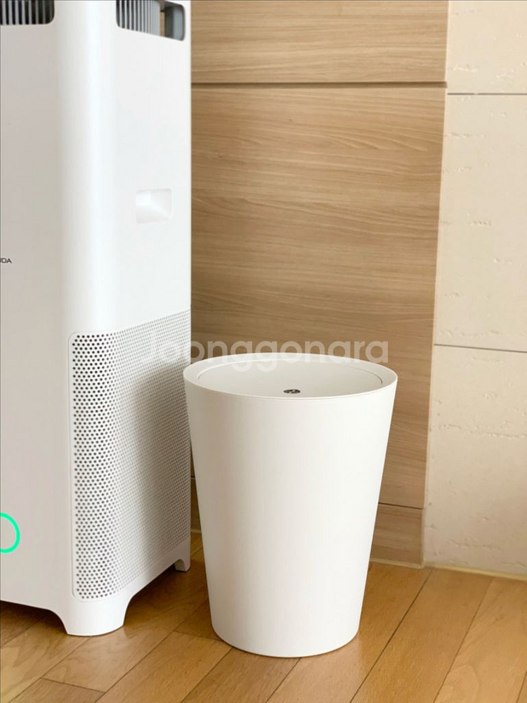 [새상품] 고급 인테리어 스윙 휴지통 9L 화이트--4