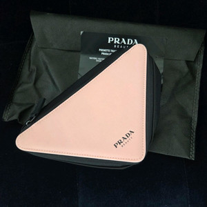 프라다 뷰티 핑크 파우치