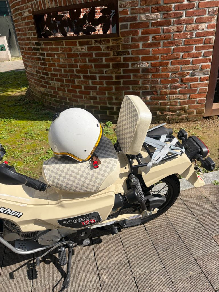 서울] 2025 토르125 베이지색. 신차급 이미지