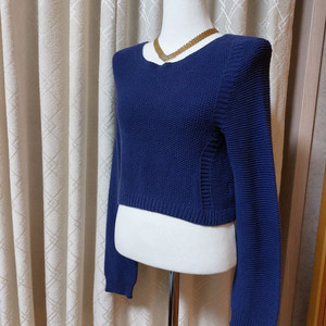 롯데백화점 에서 구매 시슬리 니트 크롭 새거 봄