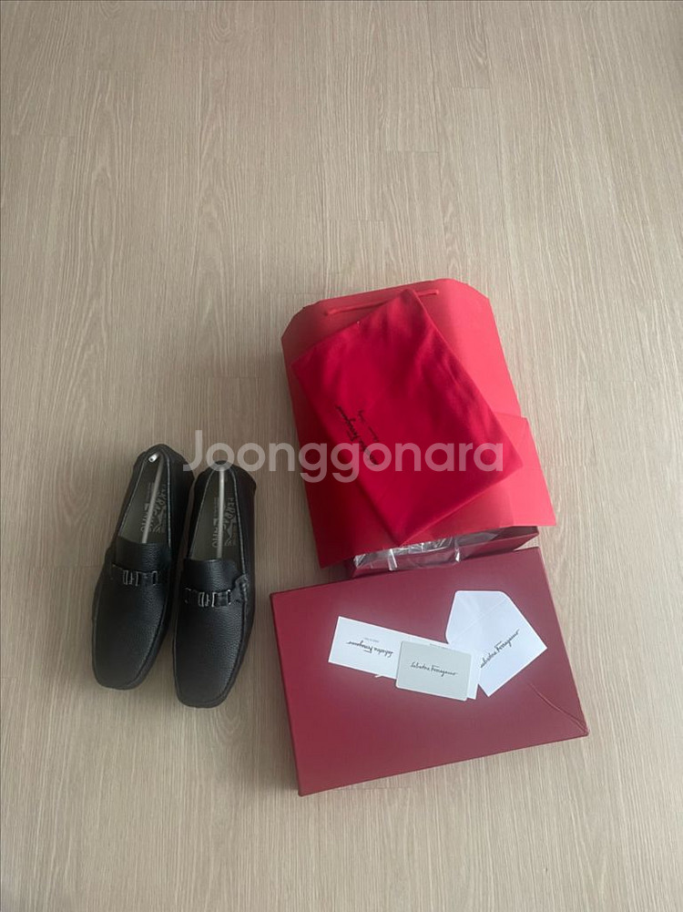 페레가모X 남성 로퍼 새제품 팝니다.--2