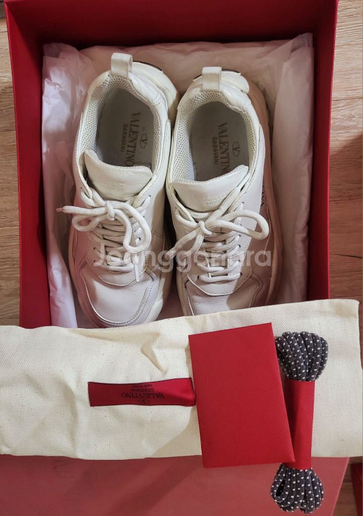 정품 발렌티노 검보이 반시 스니커즈(파격급처분가)--0