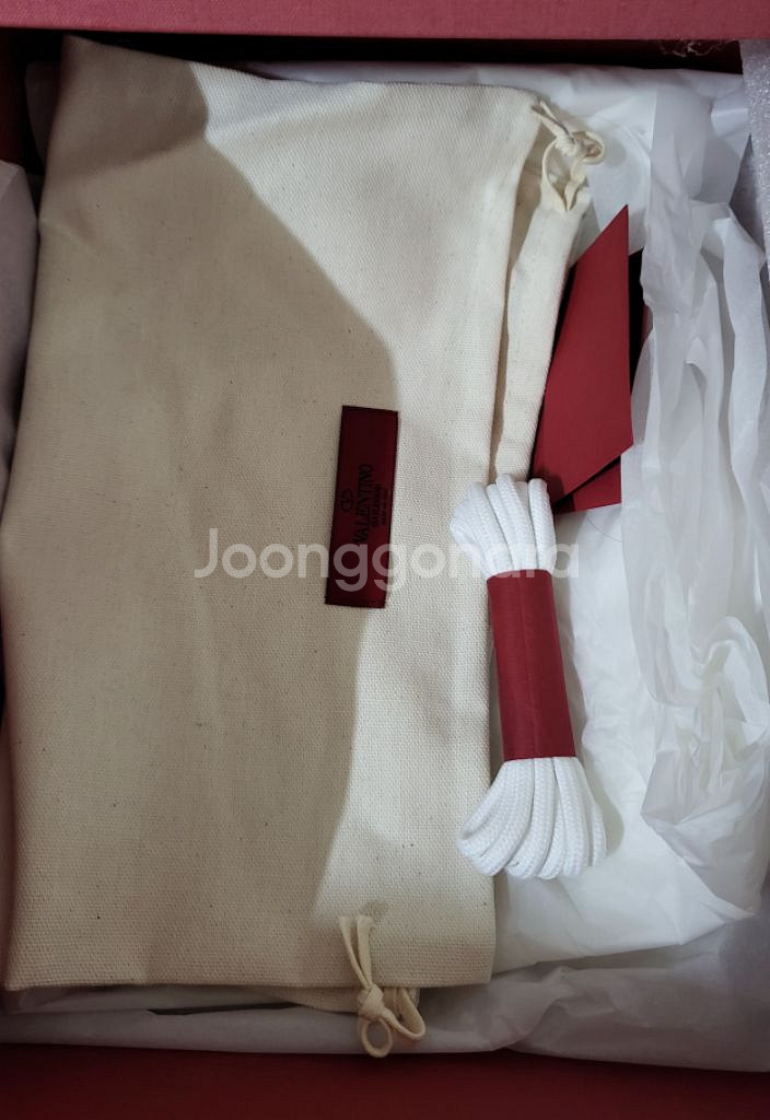 정품 발렌티노 검보이 반시 스니커즈(파격급처분가)--7