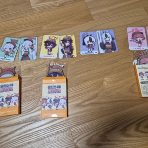 맘스터치 블루아카이브 콜라보 굿즈 팝니다