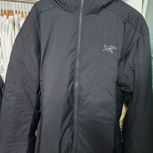 아크테릭스 아톰 SV 후디 블랙