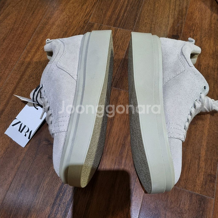 자라 스웨이드 플랫폼 레더 운동화 통굽워커 37(235--5