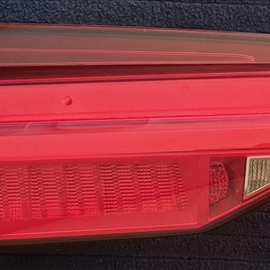 아우디 A6 좌측 후미등 4K5.945.075