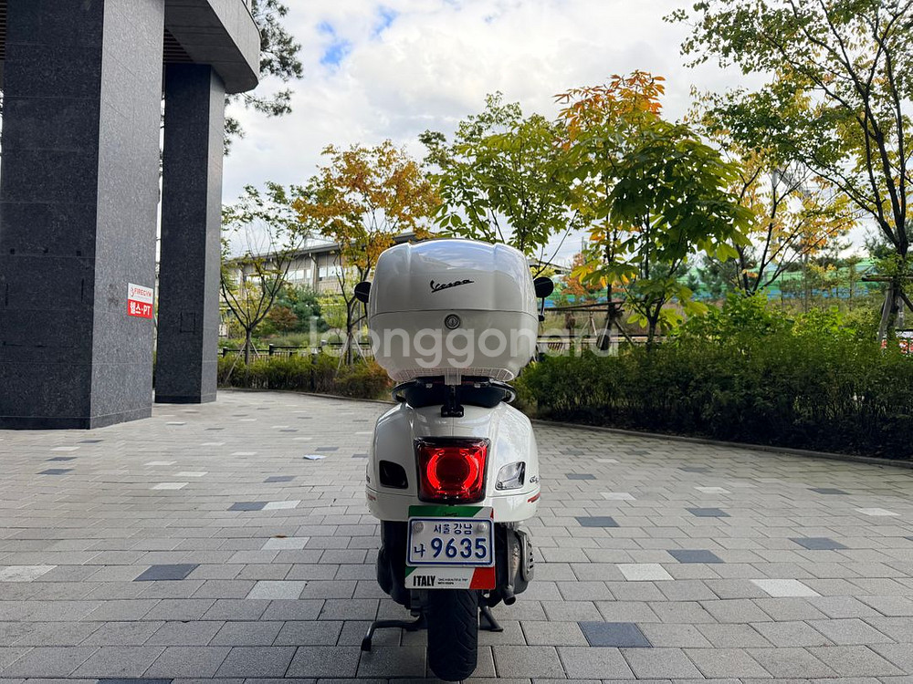 베스파 gts300 2020년식 블랙 에디션 (흰)--3