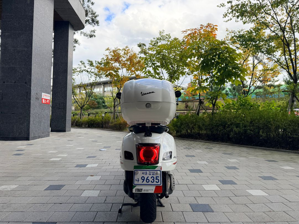 베스파 gts300 2020년식 블랙 에디션 (흰) 이미지