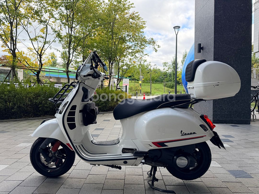 베스파 gts300 2020년식 블랙 에디션 (흰)--5