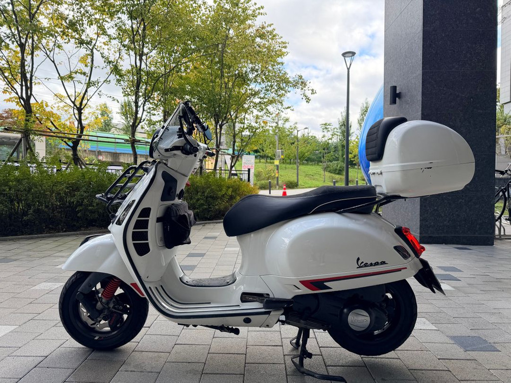 베스파 gts300 2020년식 블랙 에디션 (흰) 이미지