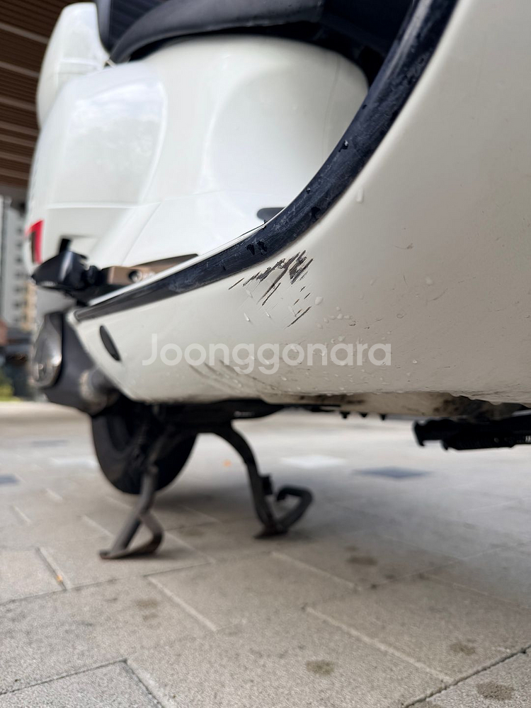 베스파 gts300 2020년식 블랙 에디션 (흰)--8