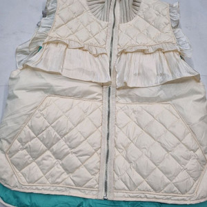 오즈세컨 구스프릴조끼