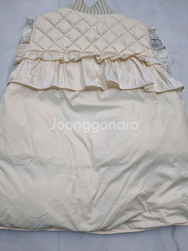 오즈세컨 구스프릴조끼--4