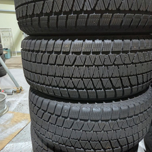 스노우타이어 브릿지스톤 285 45 22 /4본 일괄