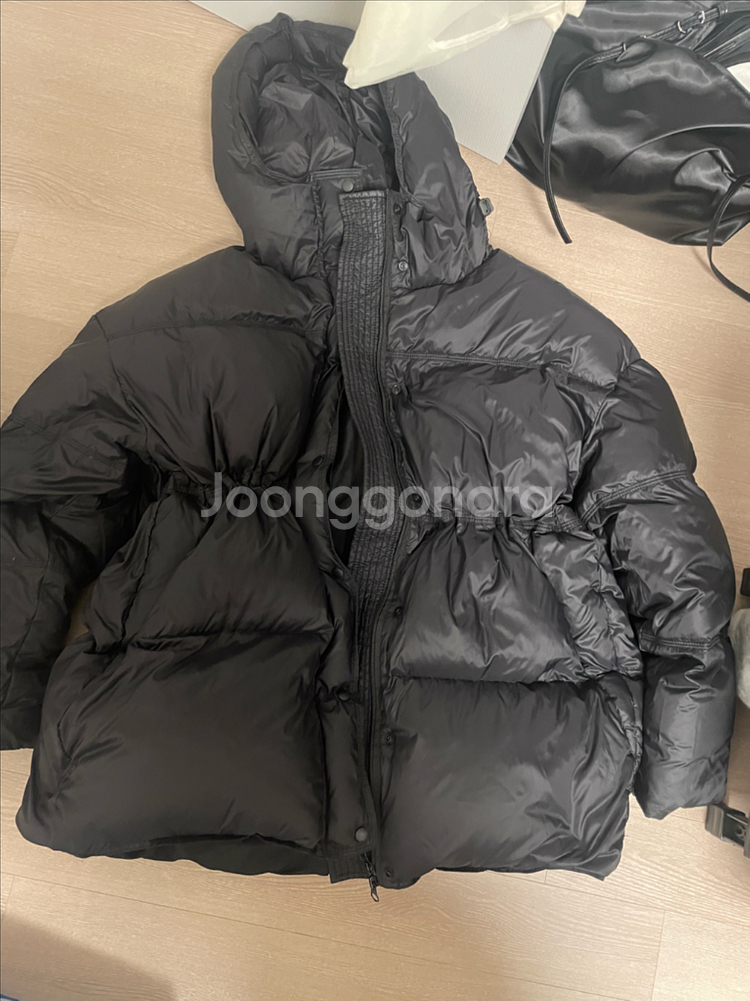 블랙 후드 겨울패딩--0