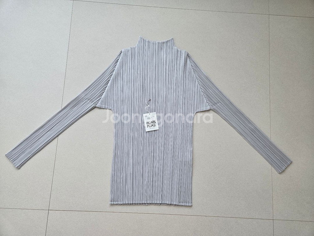 플리츠플리즈 하이넥 베이직 라이트그레이 4사이즈 새상품--0