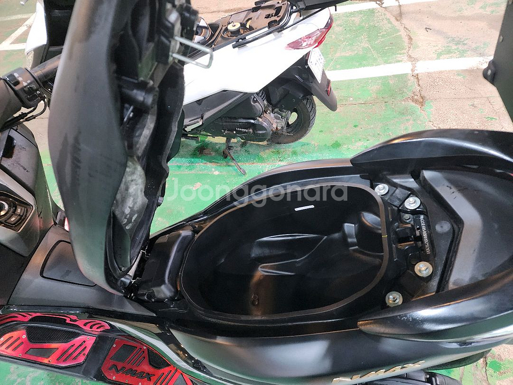 Nmax125--7