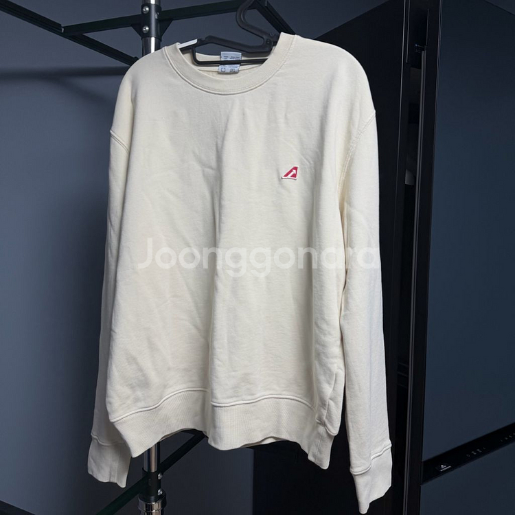 AUTRY 오트리 로그패치 맨투맨 판매--4