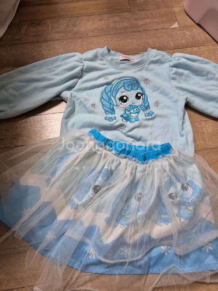 럭키핑, 꾸래핑 맨투맨 + 샤스커트 110--2