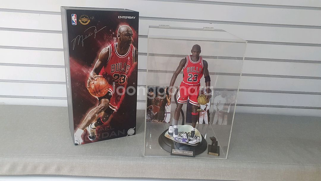 엔터베이 마이클 조던 피규어 쇼케이스포함--7