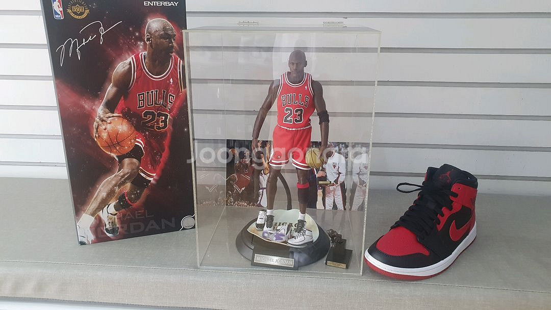 엔터베이 마이클 조던 피규어 쇼케이스포함--8