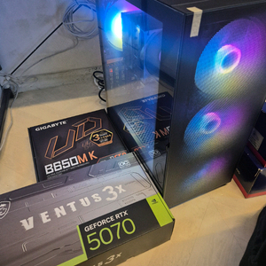 라이젠7800X3D RTX5070 게이밍 블랙 본체