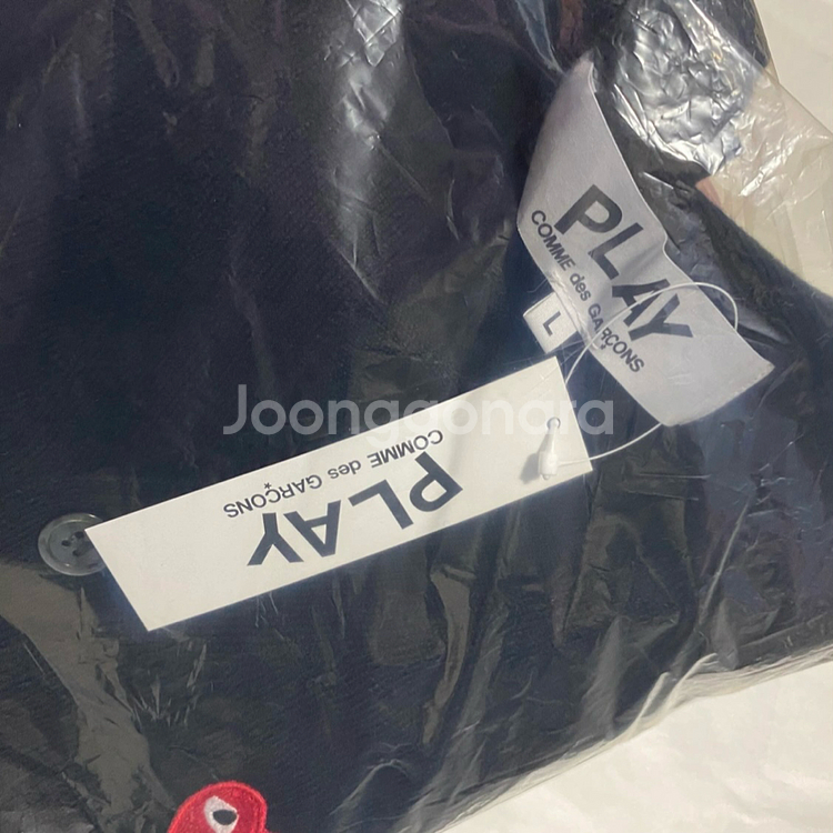 [새상품/정품] 꼼데 가디건 플레이라인 레드 와펜--2