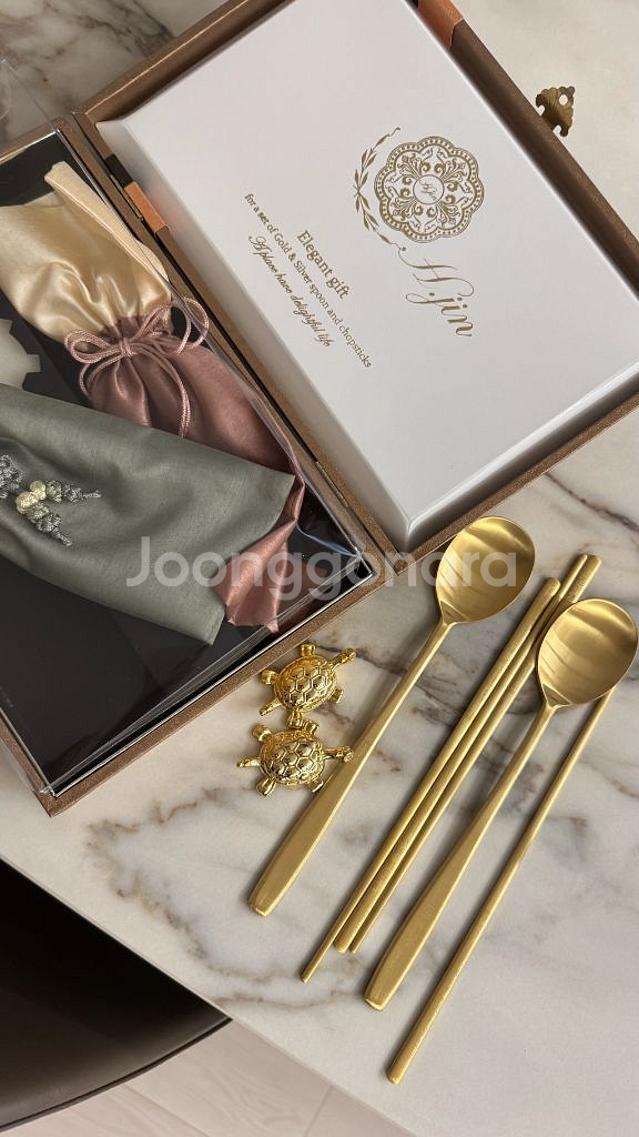 [새제품] 금도금 수저 젓가락 세트 (거북이받침 포함)--0