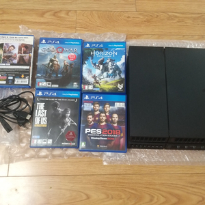 플스4(ps4)본체 + 타이틀 5장 판매 합니다.
