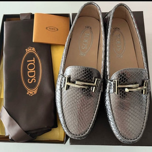 TODS 토즈 로퍼 250(39사이즈) 새제품