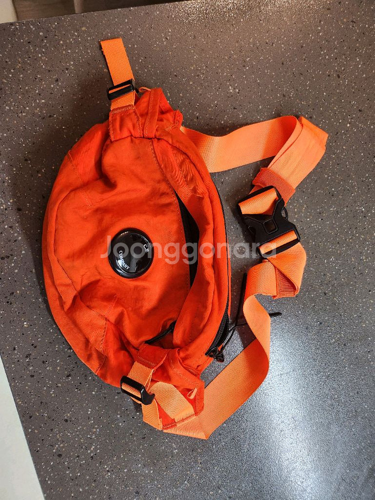 cp컴퍼니 크로스백--0