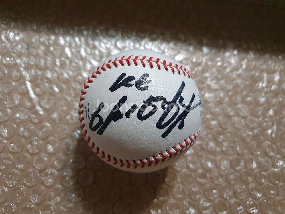 KBO 이진영 공인구 친필 싸인볼--0