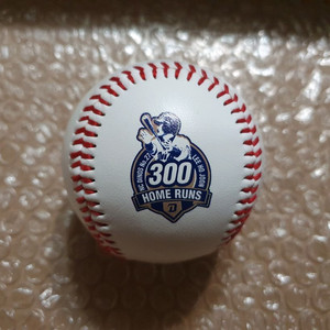 KBO 이호준 300홈런 기념구
