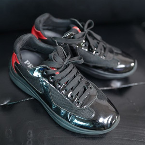 PRADA(프라다) 블랙 레드스니커즈 270