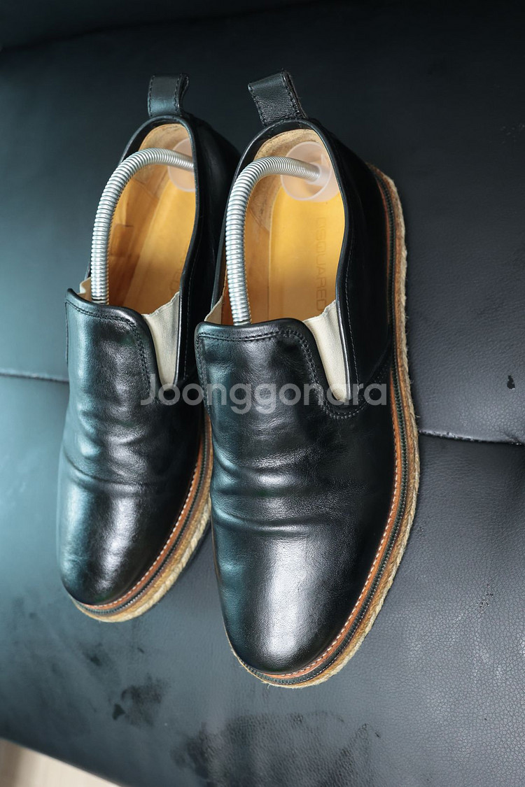 디스퀘어드2 블랙 레더 슬립온 270--1