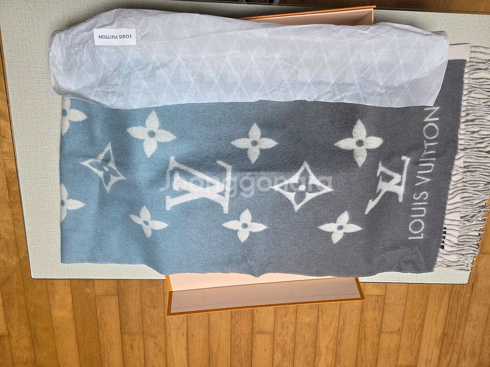 루이비통 레이카비크 그라디언트머플러--2